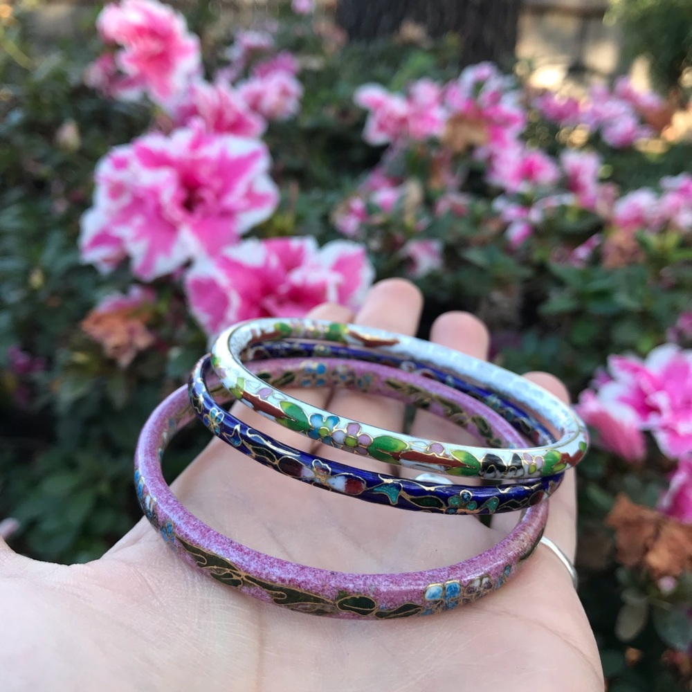 3pc. Floral Bangle Set 🌸 - Picture 3 of 5